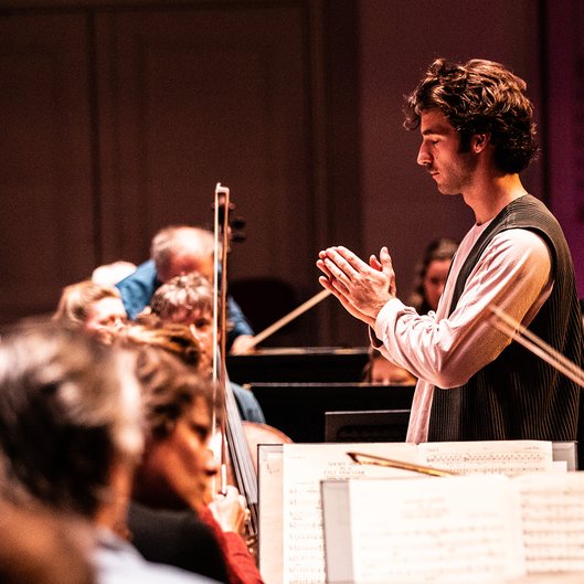 Lorenzo Viotti & Nederlands Philharmonisch © Melle Meivogel